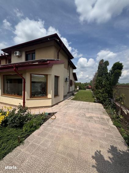 Casă cu 4 camere cu Teren 1210 Mp în Mogoșoaia