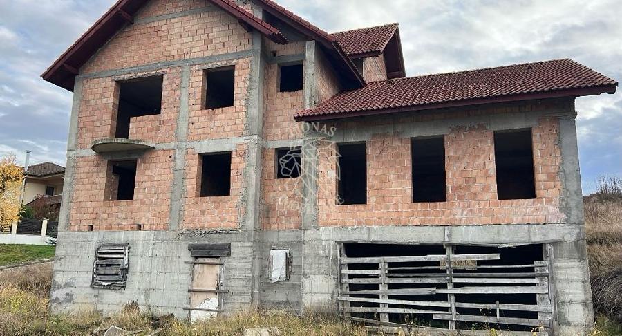 Casă individuală cu 4 camere cu Canalizare în Sigmir