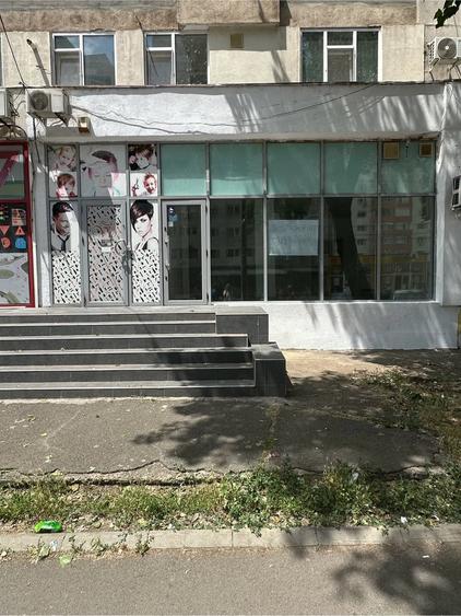 Spațiu comercial, de 65 mp, în Micro 18