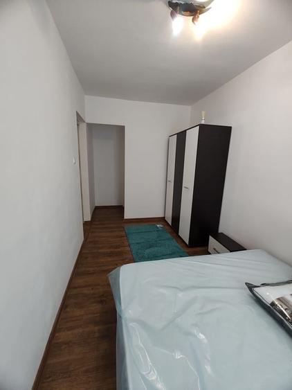 Apartament cu 4 camere decomandat în Deve
