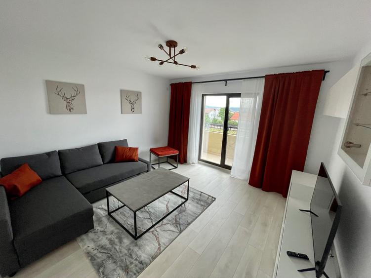Apartament cu 3 camere decomandat în Central