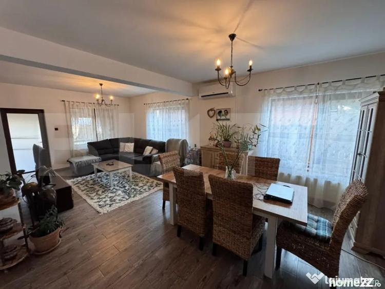 Casă cu 5 camere cu Teren 600 Mp în Răcari