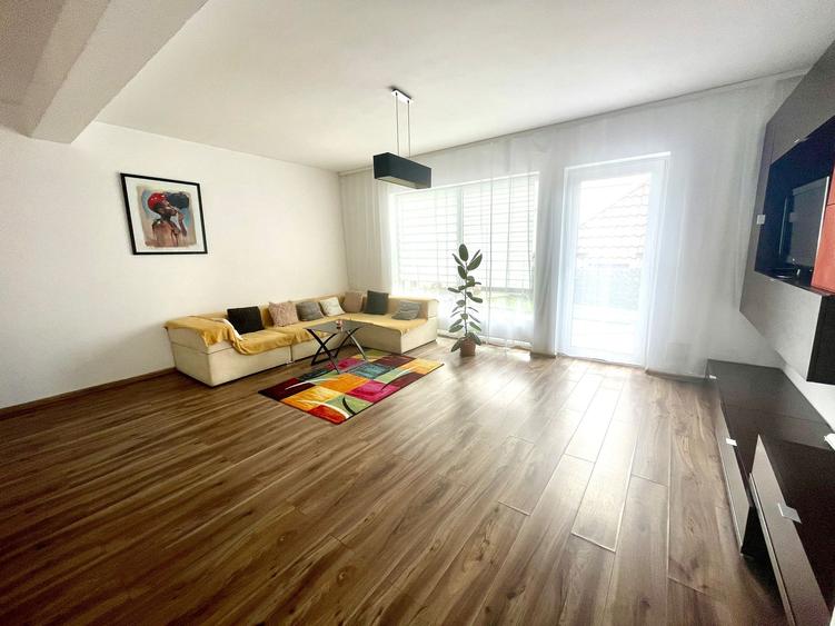 Duplex cu 5 camere cu Canalizare în Iris