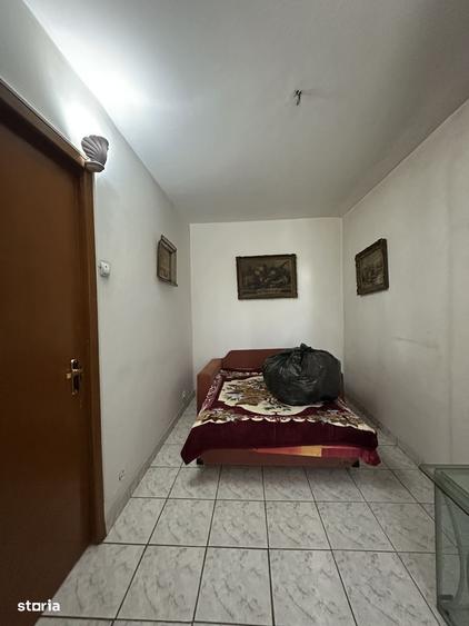 Apartament cu 3 camere în Malu Roșu