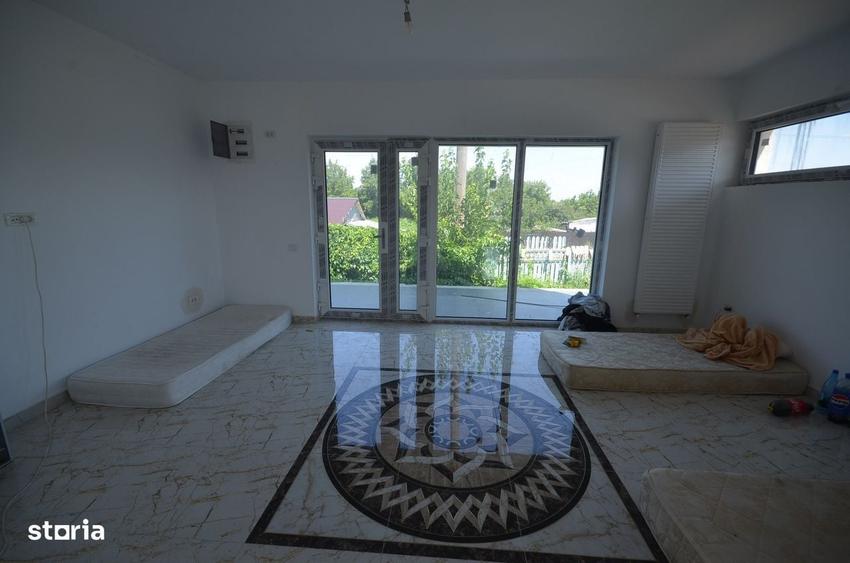 Casă cu 4 camere în Ștefăneștii de Jos