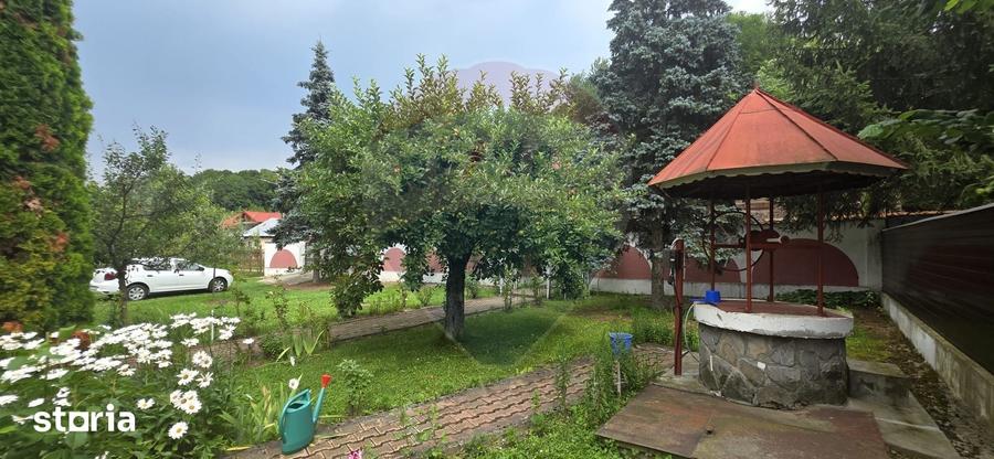 Casă cu 7 camere cu Teren 917 Mp în Căprioru