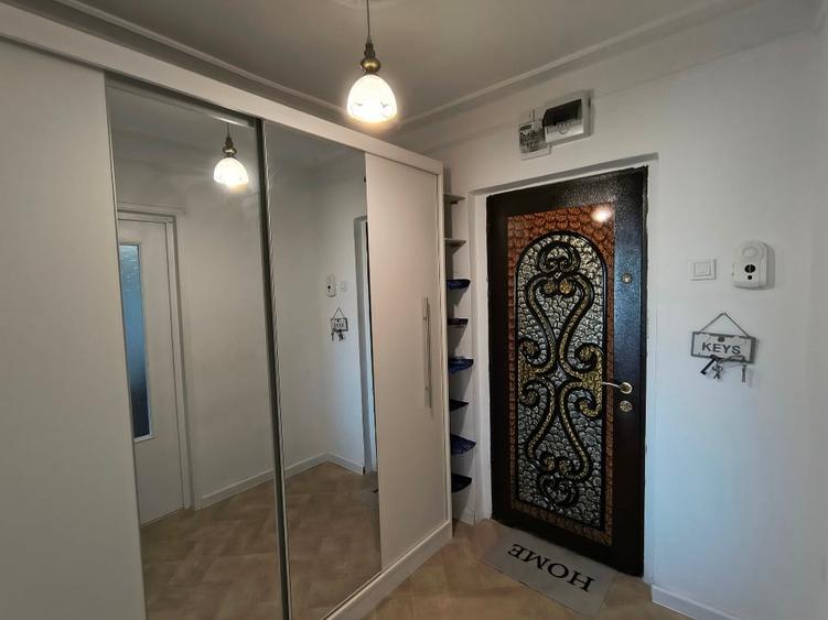 Apartament cu 2 camere semidecomandat, mobilat în Nicolina