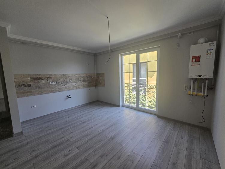 Apartament cu 2 camere decomandat în Girocului