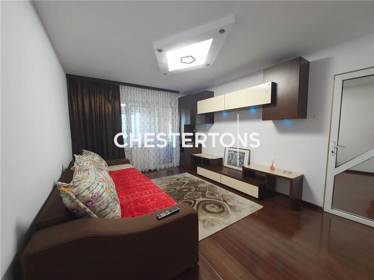 Apartament cu 2 camere decomandat, mobilat în Casa de Cultură