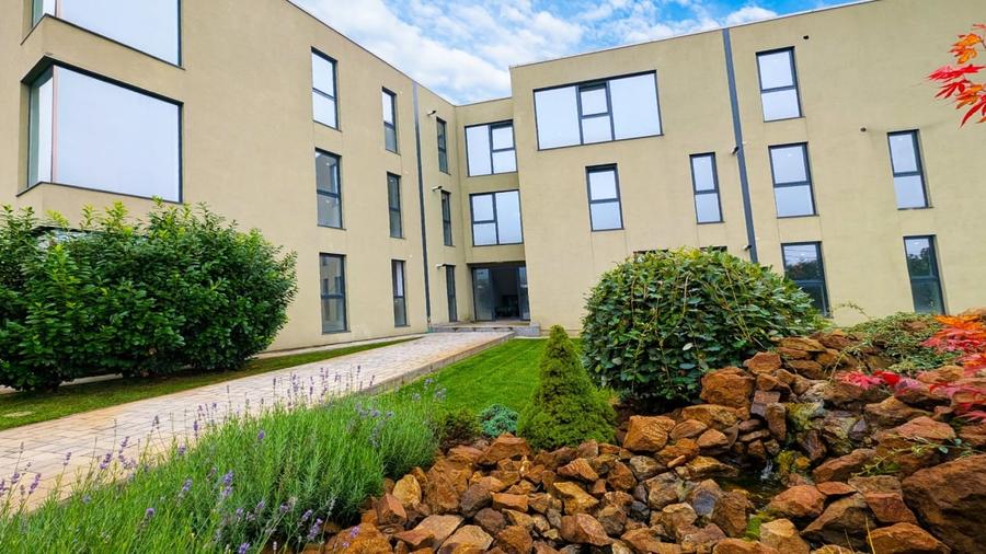 Apartament cu 4 camere decomandat în Nord-Vest