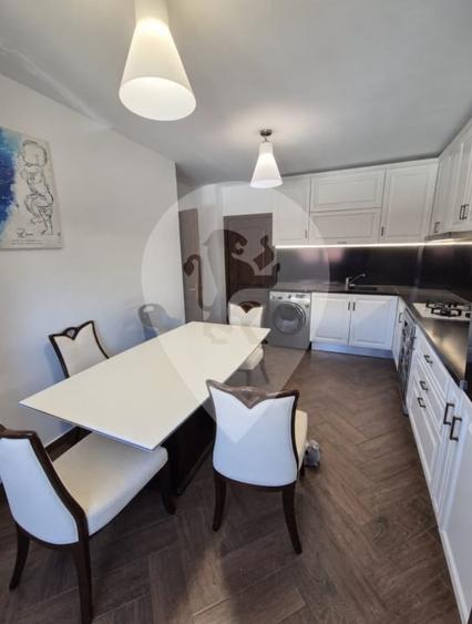 Apartament cu 4 camere decomandat, mobilat în Aurel Vlaicu