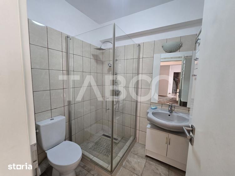 Apartament cu 3 camere decomandat în Turnișor