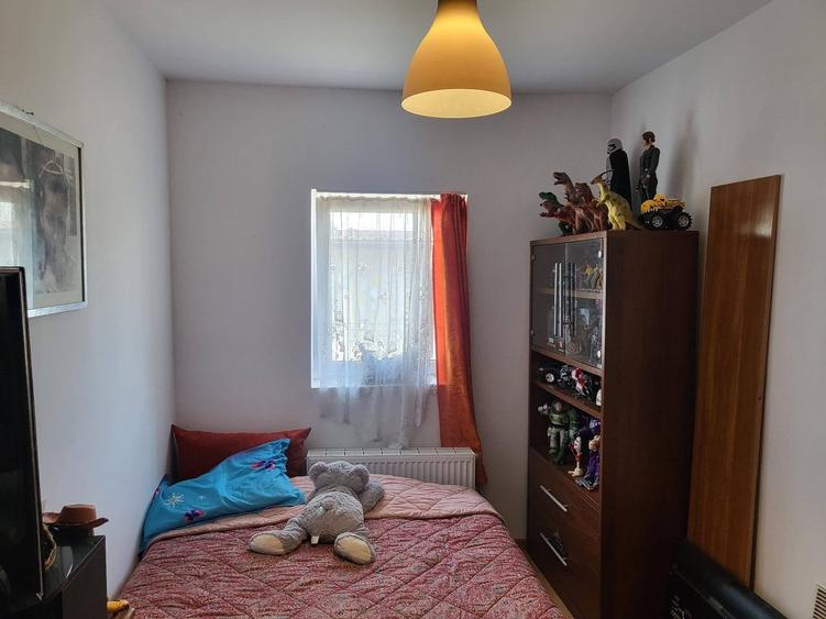 Casă cu 3 camere cu Teren 570 Mp în Central