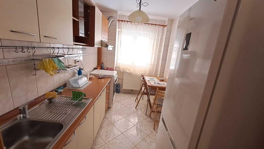 Apartament cu 2 camere decomandat, mobilat în Tei
