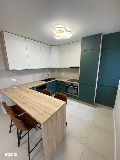 Apartament cu 3 camere semidecomandat în Micro 16