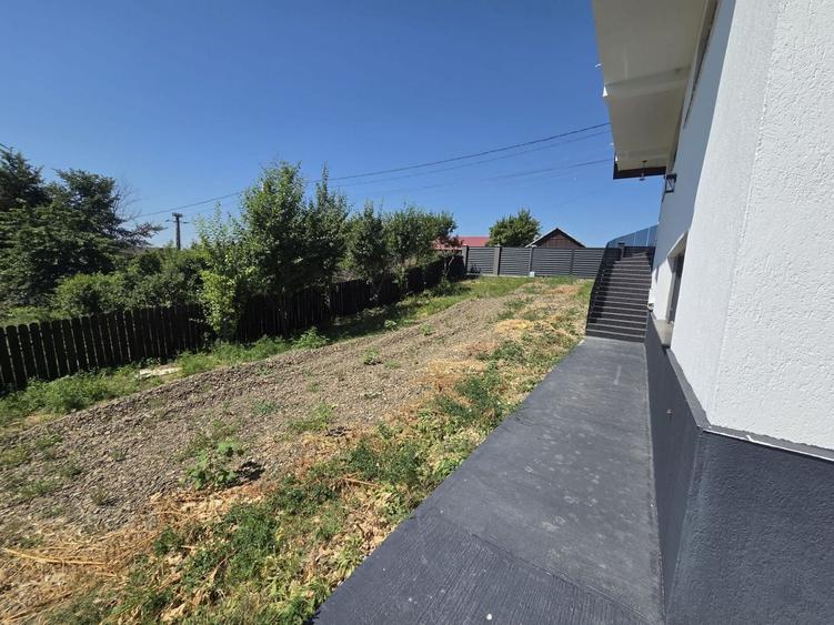 Casă individuală cu 6 camere cu Canalizare în Rediu