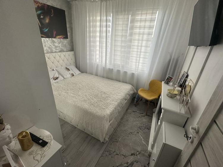 Apartament cu 2 camere decomandat în Micro 19