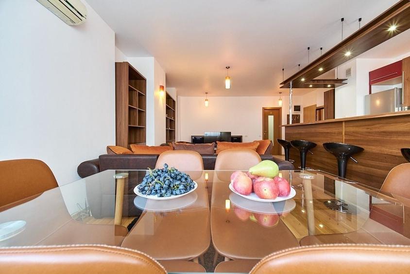 Apartament cu 3 camere, mobilat în Unirii