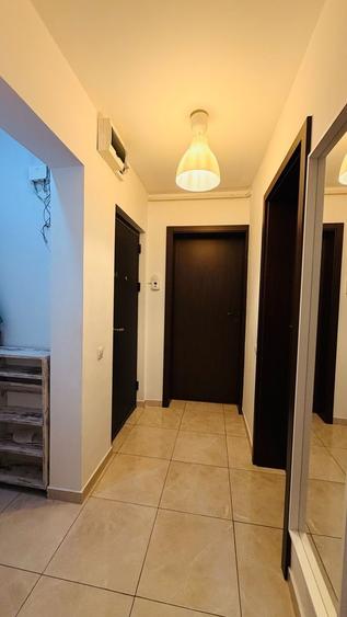Apartament cu 3 camere semidecomandat, mobilat în Mazepa 1
