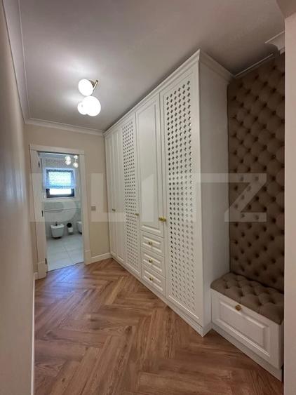 Apartament cu 4 camere semidecomandat în Central