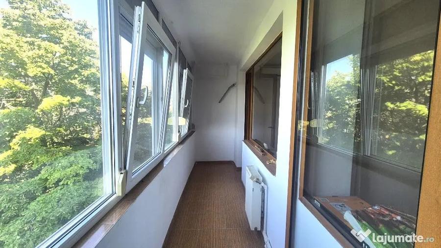 Apartament cu 3 camere semidecomandat în Țiglina 1