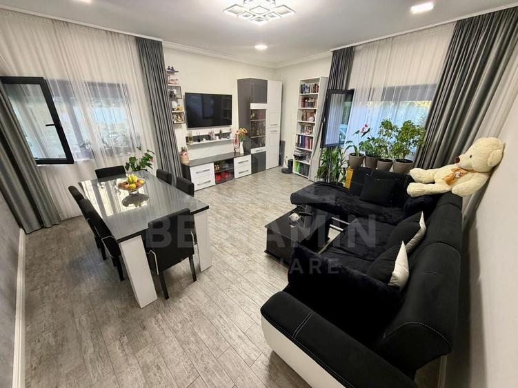 Apartament cu 3 camere decomandat, mobilat în Cornitoiu