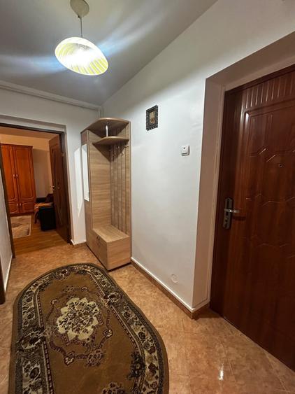 Apartament cu 2 camere, mobilat în 9 Mai