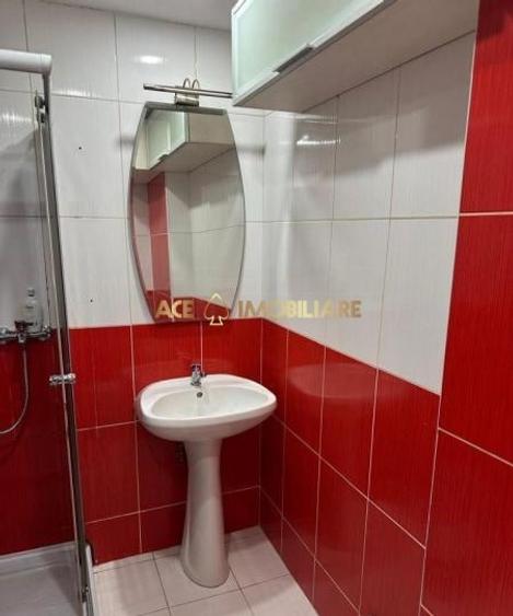 Apartament cu 3 camere semidecomandat, mobilat în Giulești