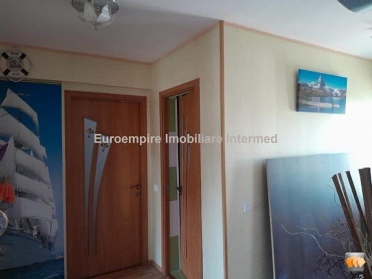 Casă cu 5 camere cu Teren 1000 Mp în Agigea