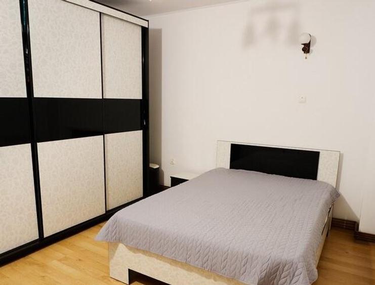 Casă individuală cu 5 camere cu Canalizare în Bucureștii Noi