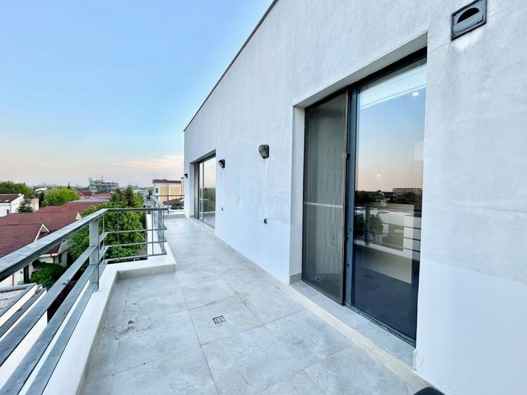 Apartament cu 4 camere decomandat, mobilat în Iancu Nicolae