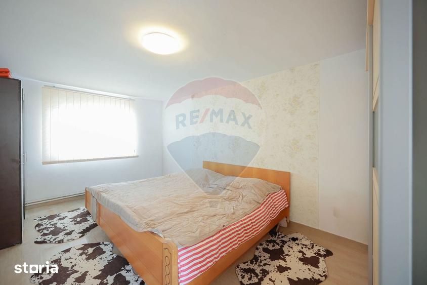 Casă cu 5 camere cu Teren 300 Mp în Sânmartin