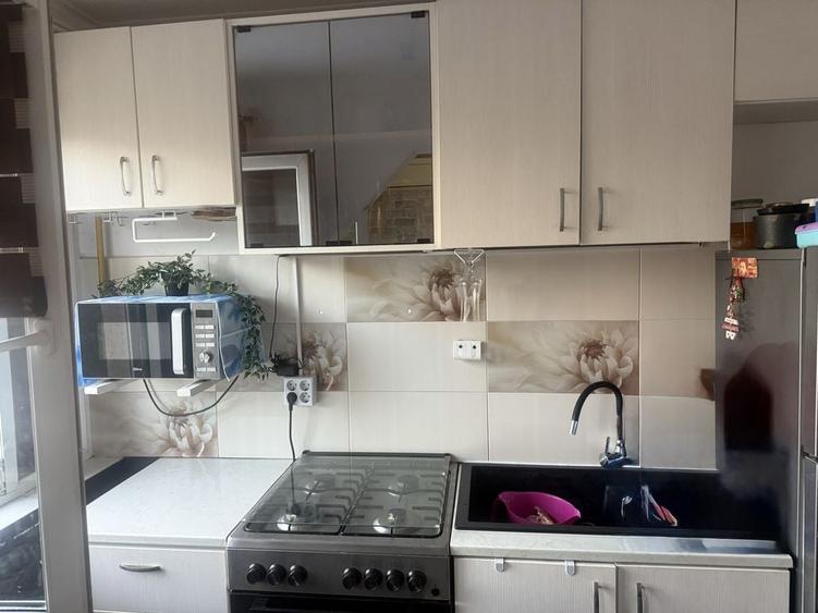Apartament cu 3 camere decomandat în Mangalia