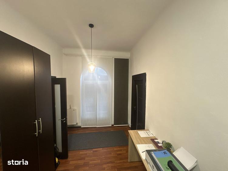 Apartament cu 3 camere, mobilat în Plevnei