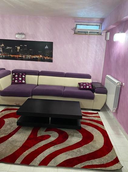 Casă individuală cu 6 camere cu Piscina în Sud-Est
