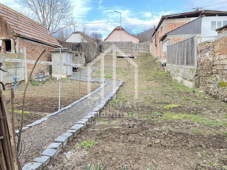 Casă individuală cu 4 camere cu Canalizare în Gușterița