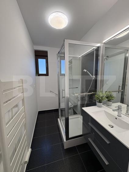 Casă individuală cu 5 camere cu Canalizare în Baciu