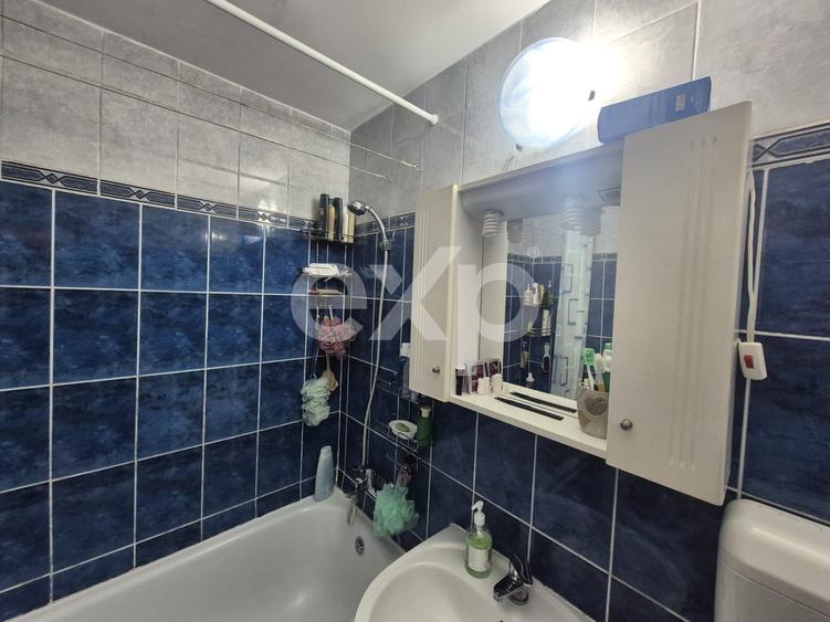 Apartament cu 3 camere semidecomandat în Basarabia