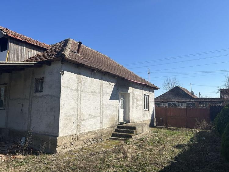 Casă cu 2 camere în Cociuba Mare