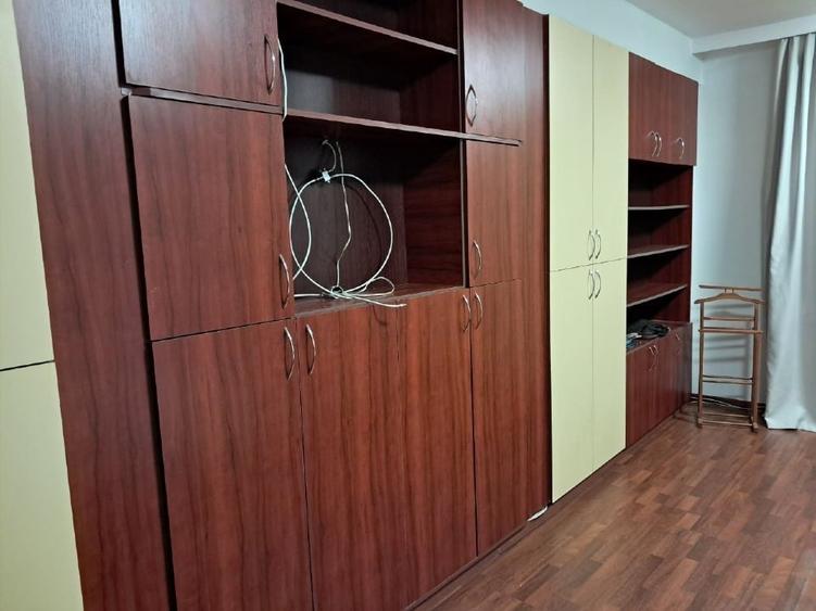 Apartament cu 3 camere decomandat, mobilat în Aviatorilor