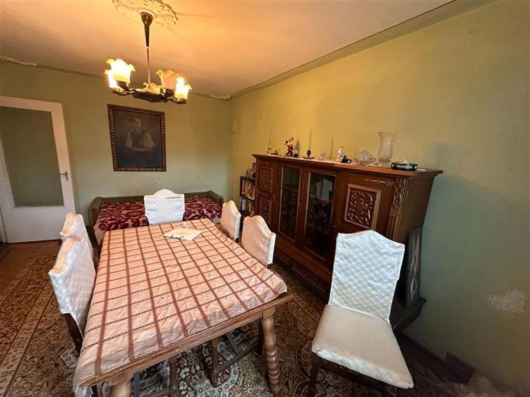Apartament cu 3 camere decomandat în Bucovina