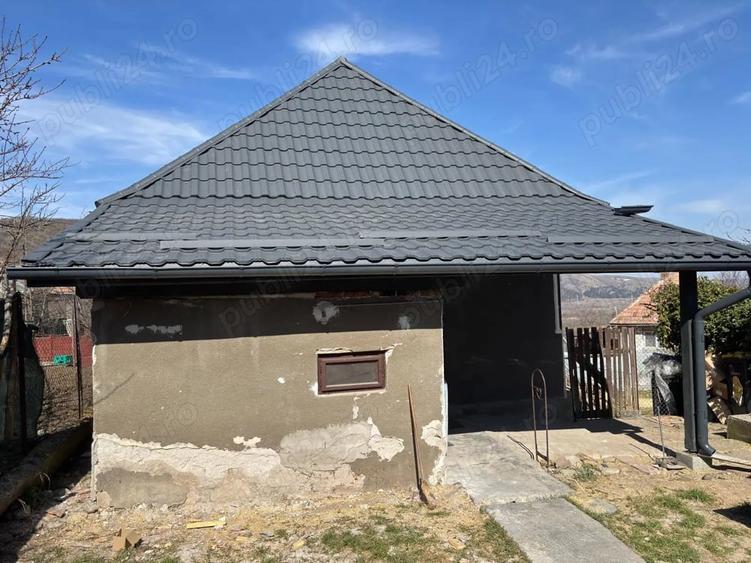 Casă cu 2 camere cu Teren 1053 Mp în Moldovenești