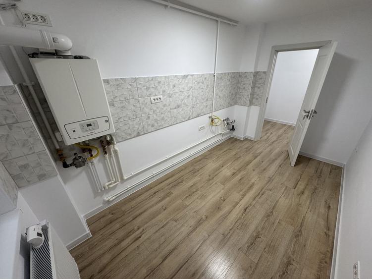 Apartament cu 2 camere decomandat în Trocadero