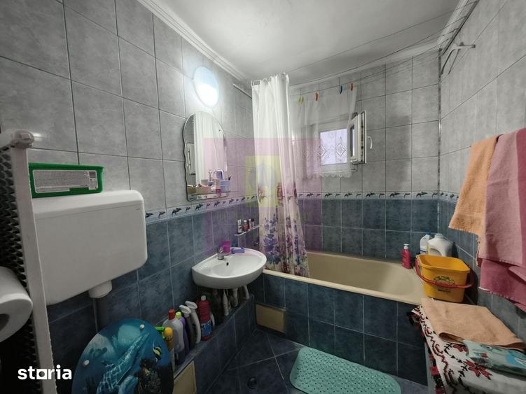 Apartament cu 3 camere decomandat în Colentina