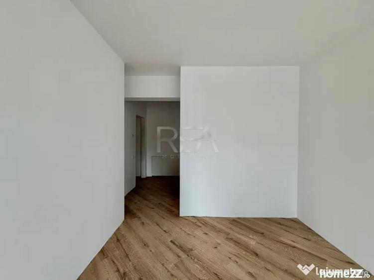 Apartament cu 3 camere semidecomandat în Matei Voievod