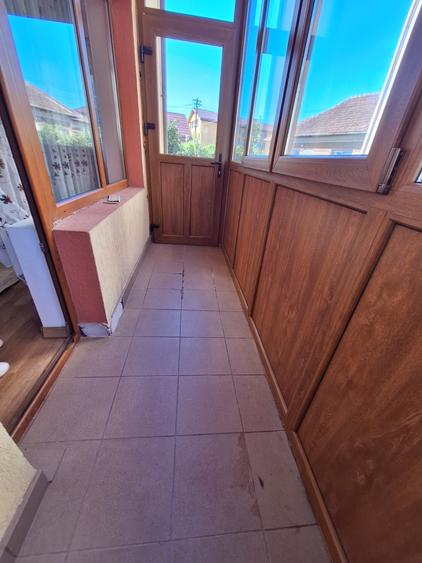 Apartament cu 2 camere semidecomandat, mobilat în Florești