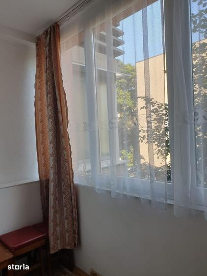 Apartament cu 2 camere în 22 Decembrie 1989