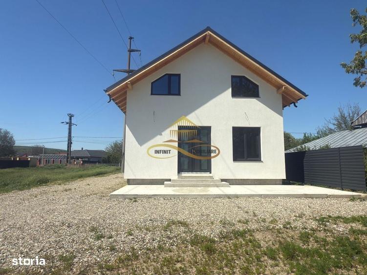 Casă cu 4 camere în Fântânele