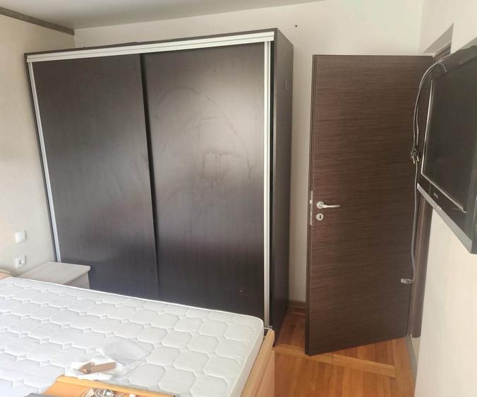Apartament cu 3 camere decomandat în Drumul Taberei