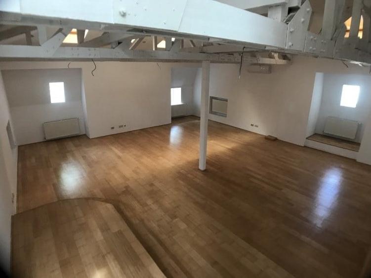 Casă cu 13 camere cu Teren 458 Mp în Armeneasca